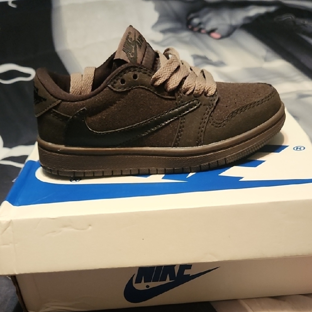 Jordan Kids Sneakers in Brown and Black